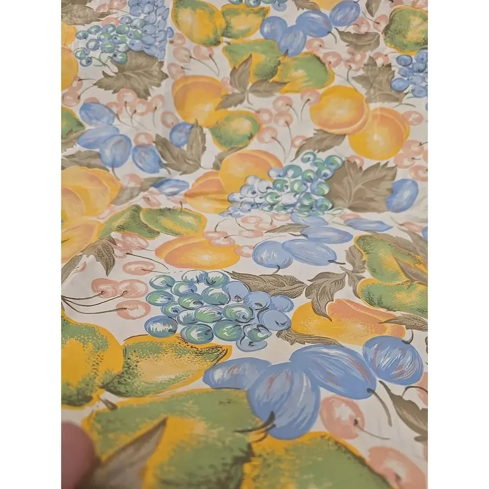 Vtg‎ Yellow Green Lemon Grapes Print Wipeable Kitchen Dining Tablecloth 85